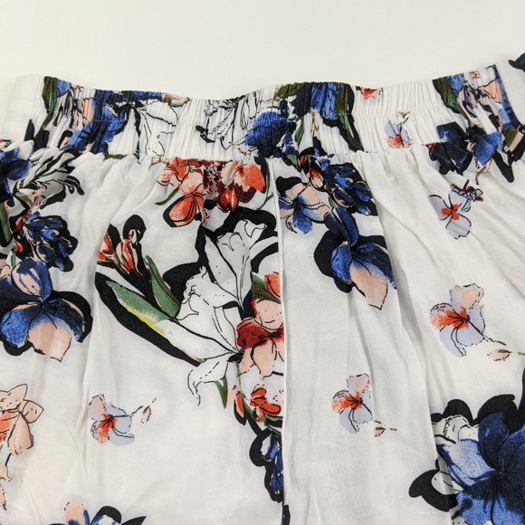 Revamped White Shorts with Blue and Red Flowers Small - Picture 5 of 9